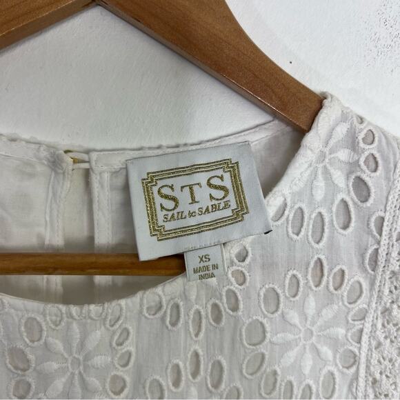 Sail to Sable White Floral Eyelet Flutter Sleeves Shift Dress Size XS - Picture 9 of 11